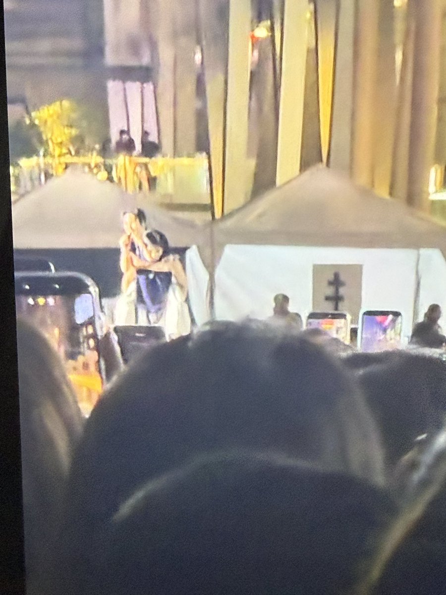 vann0508's tweet photo. Auau cõng Save 

MR FANBOY BUSKING TRUE5G
#แฟนบอยบัสกิ้ง https://t.co/f1E7LxWfOz