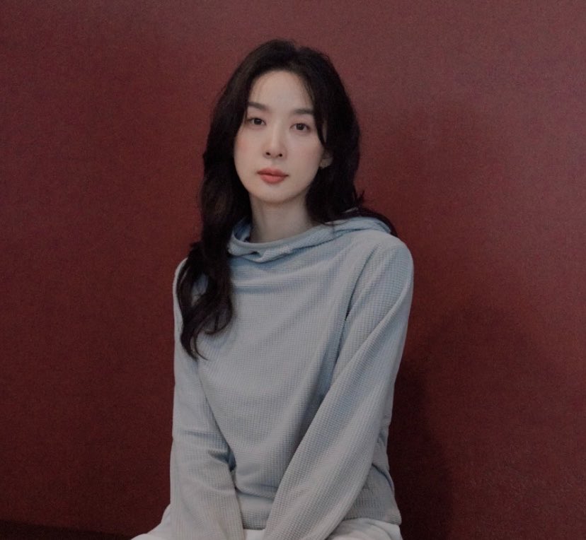 cherishchungah2's tweet photo. 백설공주미 있는데
하얗고 뽀얗고 🌹🤍 https://t.co/U2xfofBq92