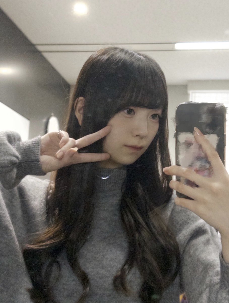 hinatazaka46's tweet photo. 【ブログ更新☀️ 佐藤優羽】月、見えるかな。
https://t.co/ZW4CVi5RFF #日向坂46 #佐藤優羽 https://t.co/GQhWKaSPEg