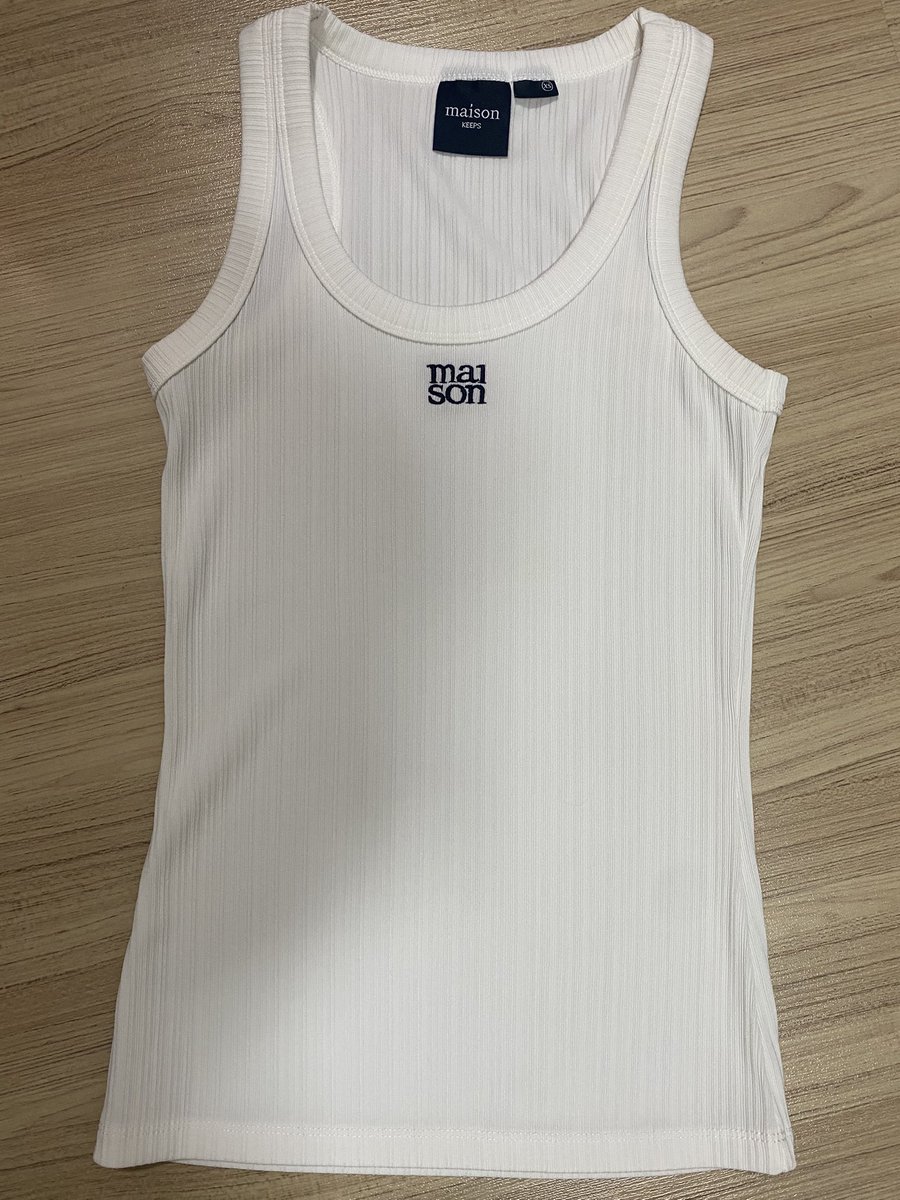 secondhandshp's tweet photo. ส่งต่อ 490฿ maison KEEPS Vertical Dual Logo Tank  เสื้อกล้าม ivory ไซส์ xs ทักมาขอดูพตได้ค่ะ

#ส่งต่อเสื้อผ้า #ส่งต่อเสื้อผ้ามือสอง #ส่งต่อเสื้อผ้าร้านในไอจี #atreasurebox #benabaker #ส่งต่อbenabaker #เสื้อกล้าม #ส่งต่อเสื้อกล้าม #maisonkeeps #ส่งต่อpaloy #ส่งต่อmalimays https://t.co/zWlI65eGtk