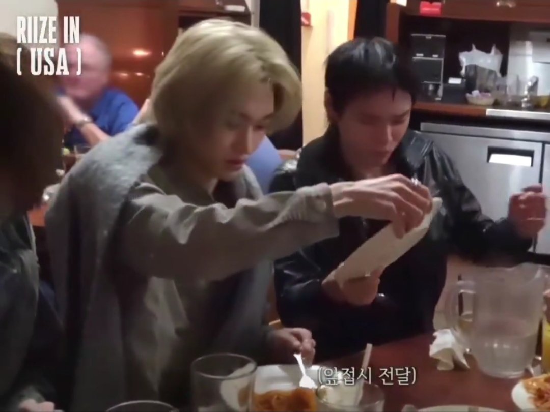 sogibini's tweet photo. eunseok getting exclusive access to wonbin’s caregiver side… oh the boyfriend privilege https://t.co/rnHlMrJqDu