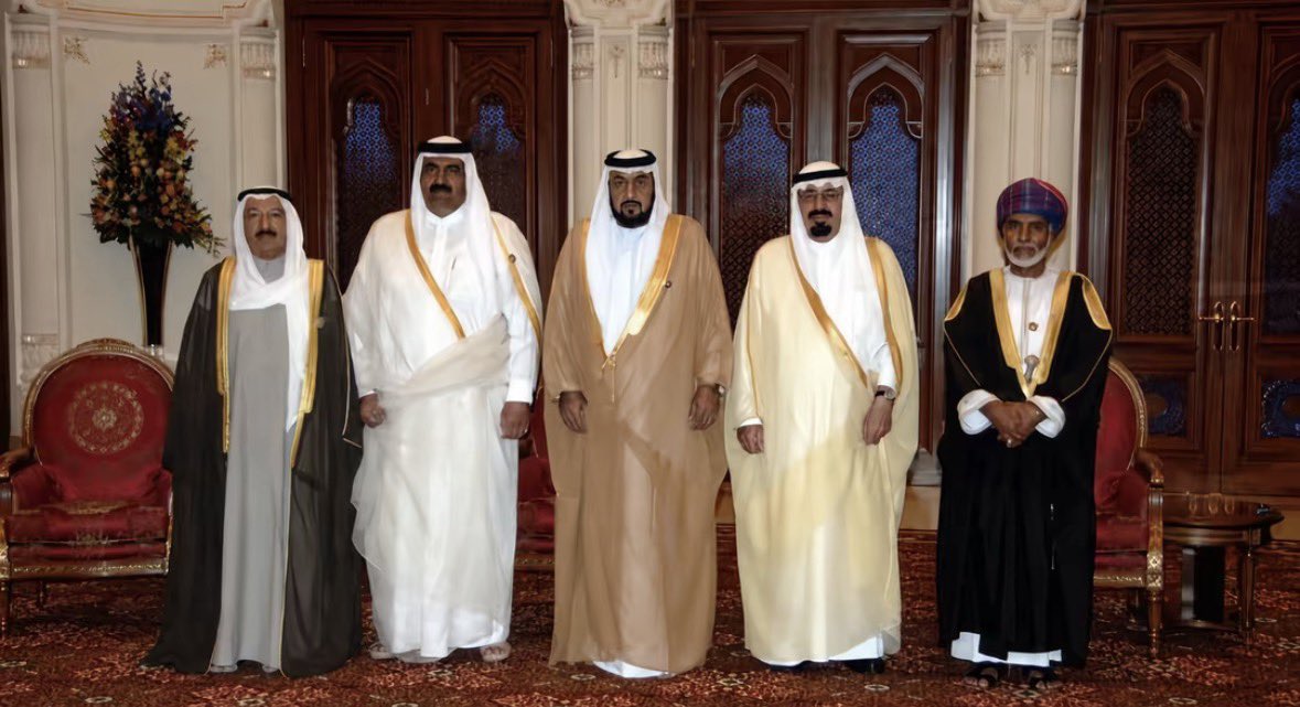 as7sxb's tweet photo. ثم انقضت تلك السنون و تفرّق الجمع و اصبحوا في ذمة الله ، رحمهم الله رحمةً واسعة ، و غفر لهم و احسن مثواهم و جعل ما قدّموه في موازين حسناتهم . https://t.co/lRgCnHvXZQ