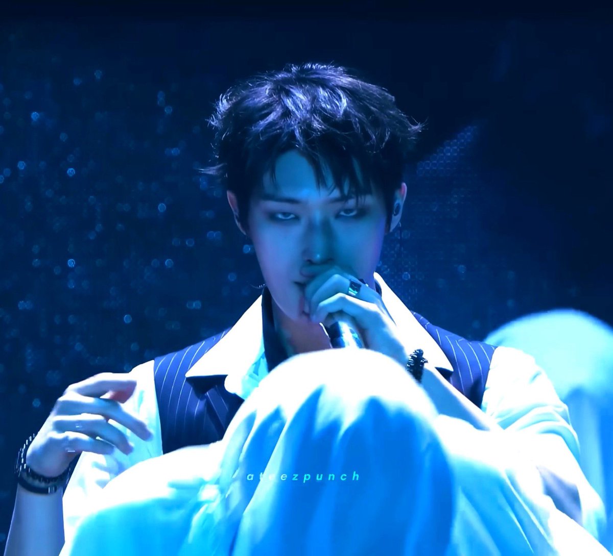 Fixon_ree's tweet photo. God his eyessssss https://t.co/4q2HIpHeBh