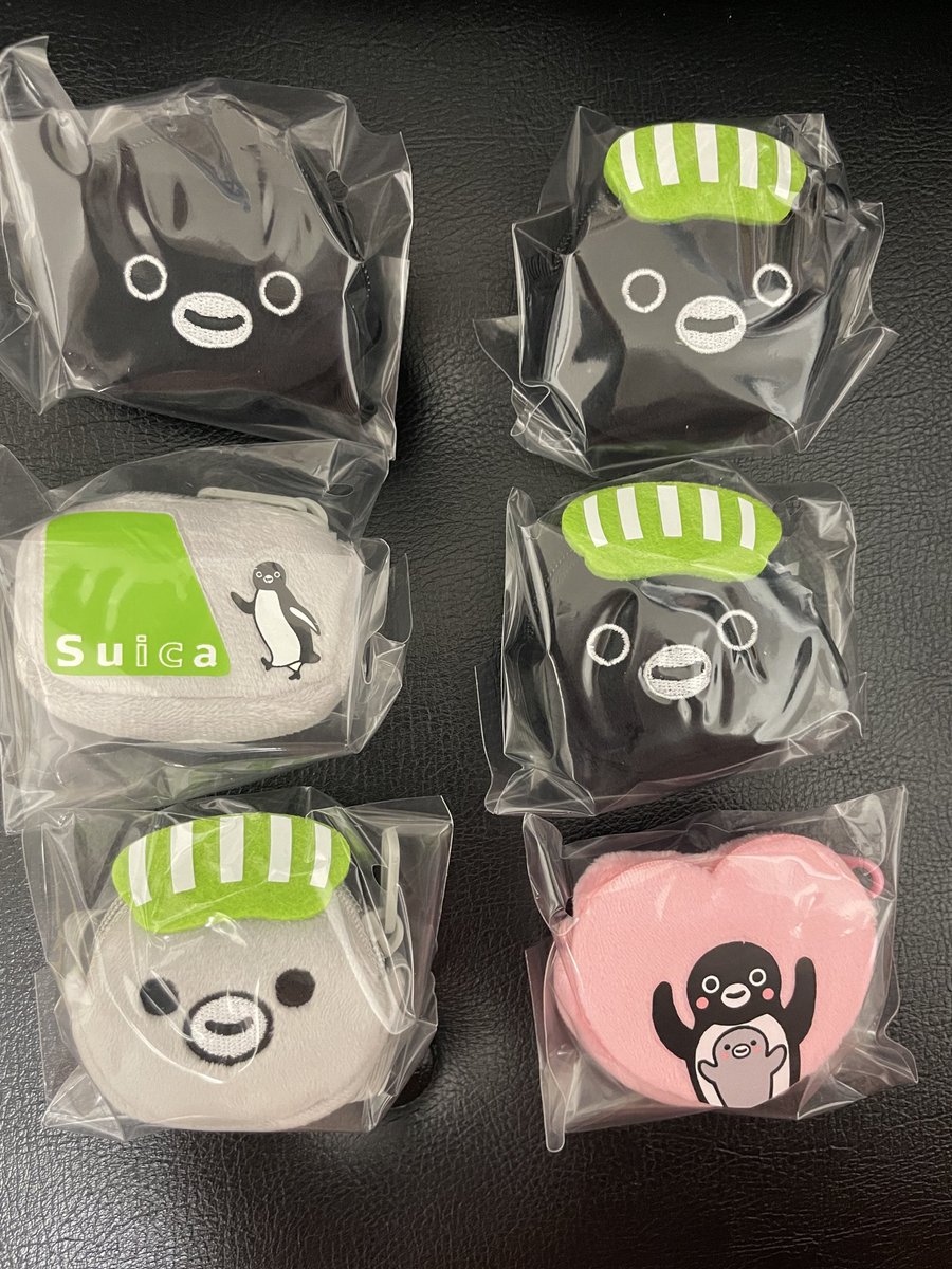aklimilka's tweet photo. ポシェットオシイ！
ドーナツだけ出なかった〜💦
Tシャツはこちらの2枚♪
#suicaのペンギン https://t.co/Cm3I1dJyWL