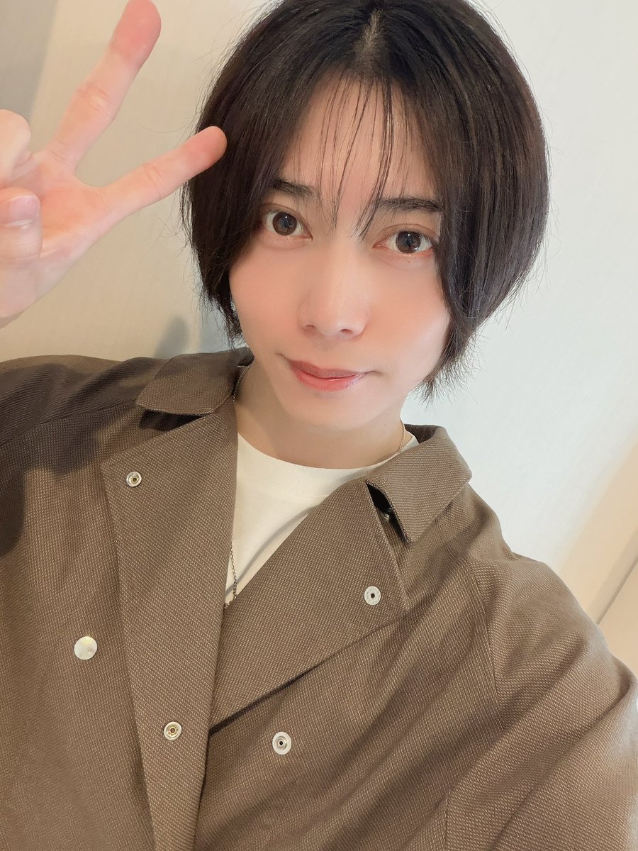some_toshi's tweet photo. 暑くもなく寒くもなく、
過ごしやすい季節で最高ですね☆

刀ステ、稽古はどんどん進んでいます✨

#刀ステ https://t.co/h9oWxmnyKC