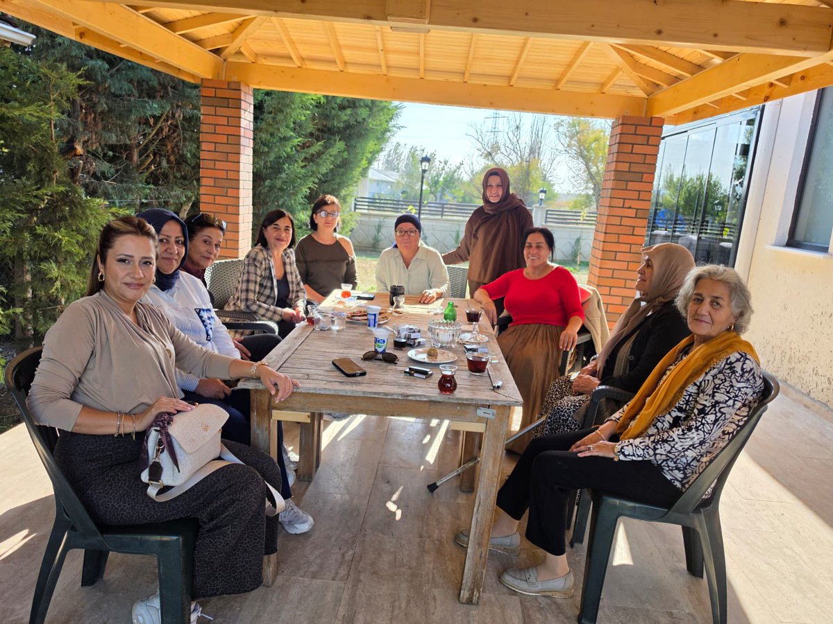 jalenursullu's tweet photo. Tepebaşı Belediye Meclis Üyemiz Devran Yıldırım ve sevgili eşi Şevval’i, dünyaya gözlerini açan Sarp evladımız için tebrik etmek ve hayırlı olsun dileklerimizi iletmek üzere ziyaret ettik. 

Yıldırım ailesine sağlık, mutluluk ve huzur dolu bir ömür diliyor; minik yavrumuzun bahtının açık, geleceğinin aydınlık olmasını temenni ediyorum.