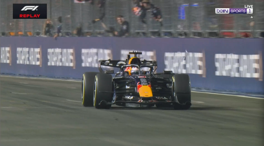 BehindTheGP's tweet photo. RB19: "Gua bisa raih 19 kemenangan."

RB22: "Gua bisa menang di Singapur"

BHAPP https://t.co/7tZ8RfHO63