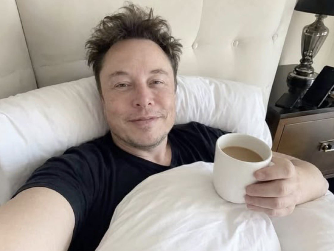 Marsdailyclips's tweet photo. ❤️🤔wonder whether they understand just how much they mean to you. 📱💌😭 Sometimes, you reread old messages, remember the smallest moments, smile at memories that once made you happy, and suddenly feel tears falling because you would give anything to experience.🛸💗 https://t.co/xCMFg3rcUM