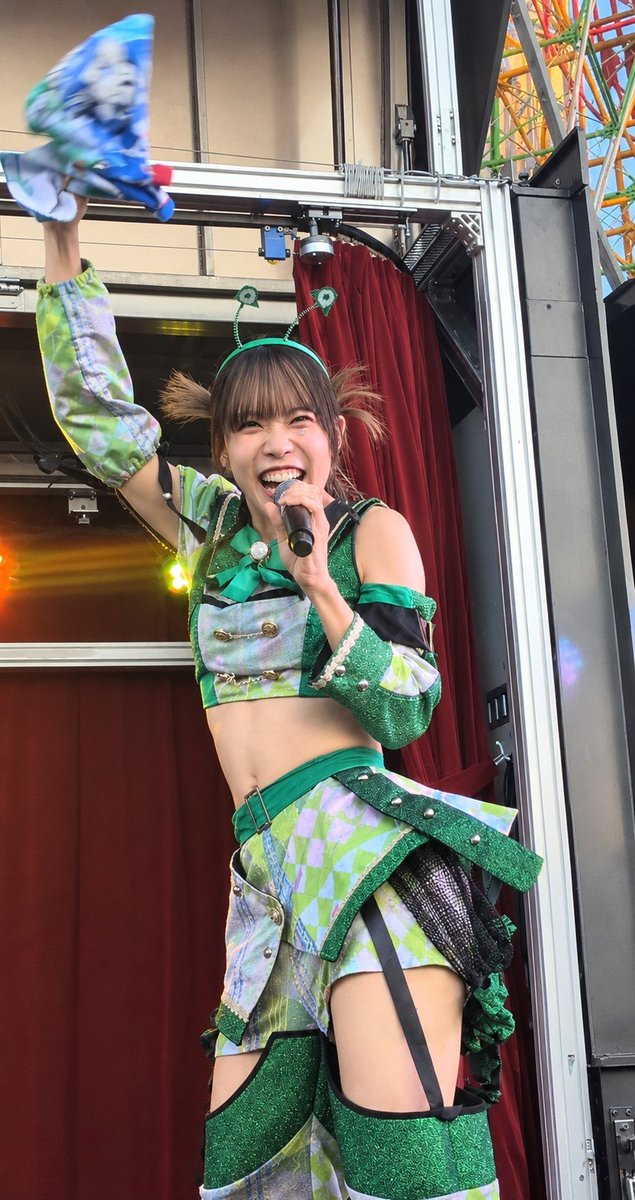 DoppoHihumi's tweet photo. やっぱり推しの笑顔が大大大好き！

動き激しすぎてまゆねぇのカチューシャびよんびよんしまくってるの良き🫶💚

#ねぇ聞いてまゆねぇ
#ミニワチャ
#強FES https://t.co/qJQZ6NokYB