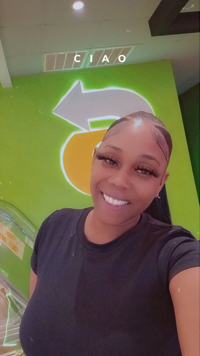 jadaparkerz5's tweet photo. Jada MF WAYDA so fine 😘😘😩🫶🏾 https://t.co/XKCoeWNToY