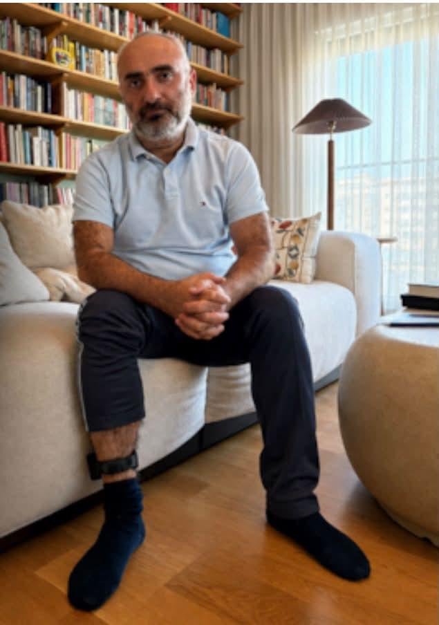 ContraMundum_1's tweet photo. Hırsızlar daha rahat gezebilsin diye konuşanlar bedel ödüyor. Yeni Türkiye'de tek ağır suç KONUŞMAK! https://t.co/M8yMyZsSsv
