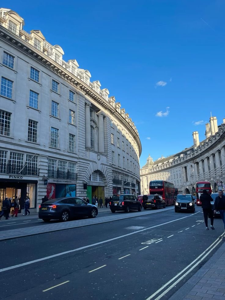 naturebeauty760's tweet photo. Regent Street, London UK 🇬🇧 https://t.co/3SVCsbOTDY