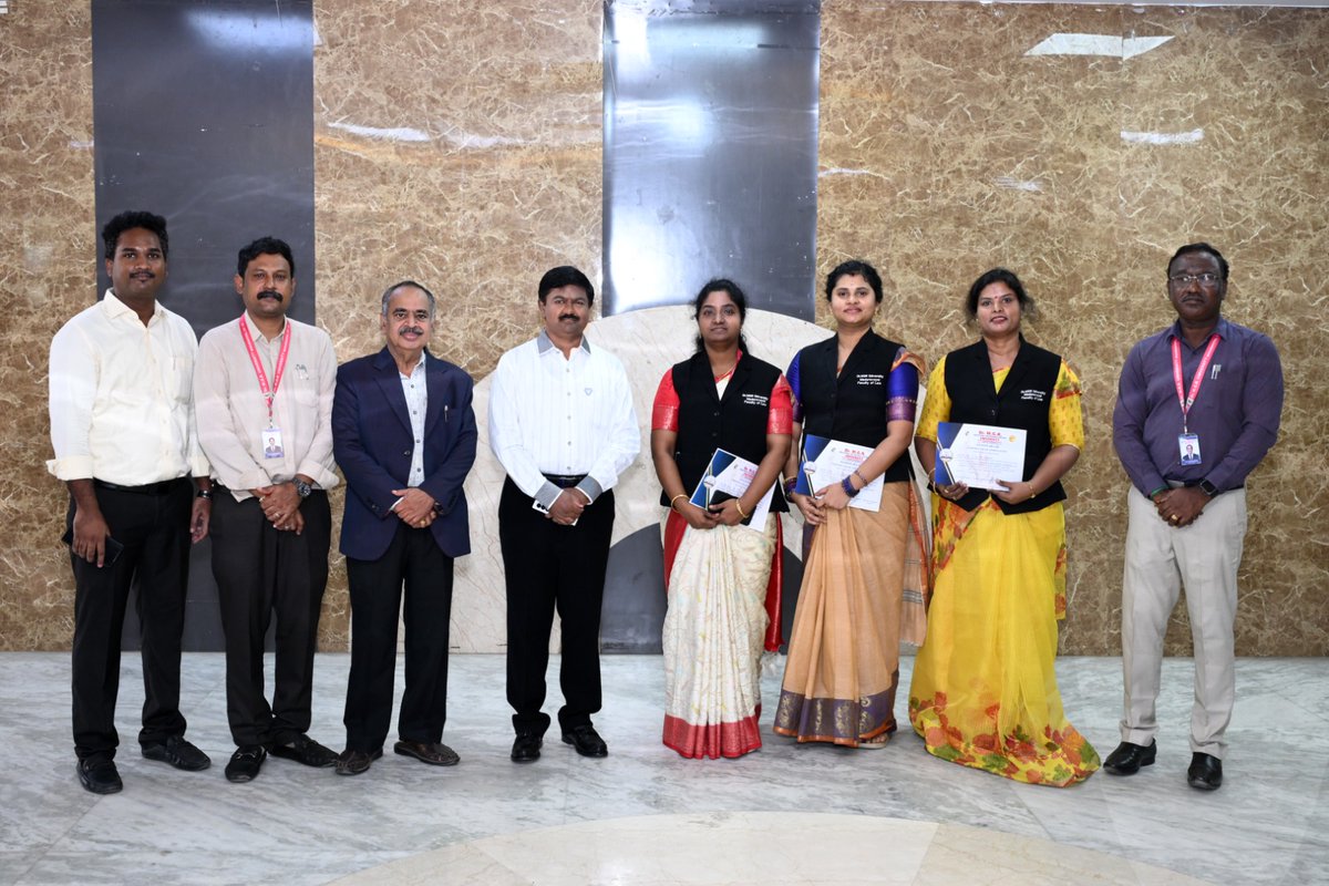 AcsArunkumar's tweet photo. Delighted to present Appreciation Certificates to the dedicated staff members of the Faculty of Law for their valuable contribution towards the successful organisation of the Dr. A.C.S. 1st National Moot Court Competition 2026. Appreciating their commitment, teamwork, and efforts in making the event a success.

#DRMGR #MGRERI #facultyoflaw #mootcourtcompetition