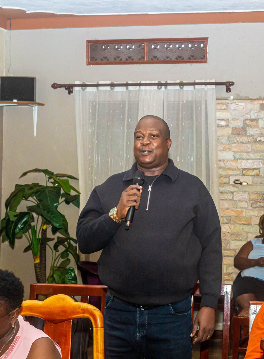 RCMukonoCentral's tweet photo. 05.10.26
Financial literacy at the center by IPP.  PP Lubega of @RCBulindo 
#TheDownTowners
#RCMukonoCentral https://t.co/vR0O1bHW0u