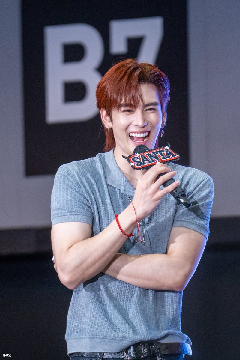 Hareshine's tweet photo. ถูกสเต๊ก เชร้ดโด้ หน้าผมองค์เอวเธออย่างโก้ 🤪🔥✨️

PSD DEVILS LANDMARK 2026 

#GMMTVFANIVAL2026HappyFamilyxPS
#PerthTanapon @Ppsanta https://t.co/XdlKMYA4s3