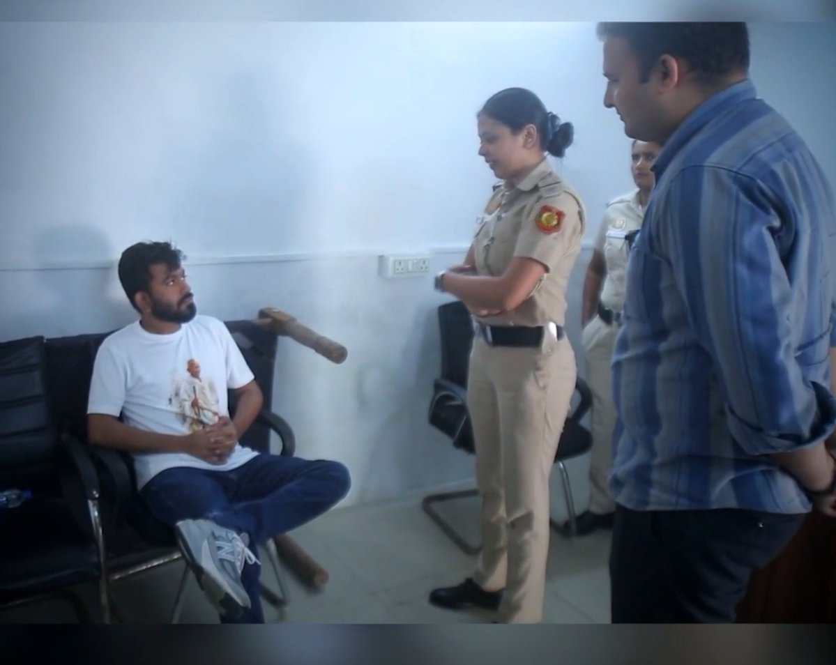 _Nazir07's tweet photo. This is what a real revolutionary looks like.. 

Even in police custody, Abhijeet Dipke sits there with confidence, unshaken and unafraid.

You can detain Abhijeet, but you cannot break his spirit. ✊❤️ https://t.co/9IBxPykyja