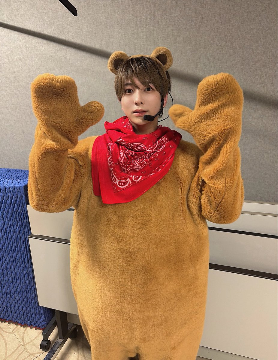 7min_yu's tweet photo. ツアー初日福岡公演ありがとうございました！！
遂にツアーが始まってこれから皆と一緒に全国回れるの楽しみですね！！
今年ラストの思い出いっぱい作りましょうねこれはくまでした！ https://t.co/2qm3UedkCV