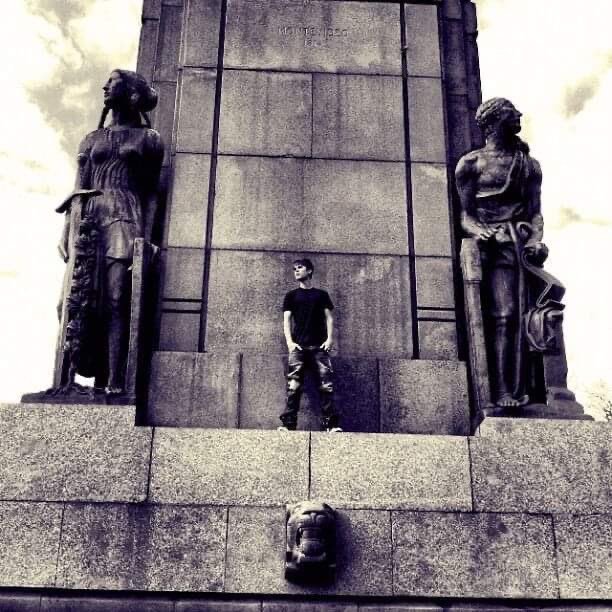 justinbiebrarg's tweet photo. Hace 15 años Justin Bieber subía estas fotos paseando por Argentina 🥹🇦🇷 https://t.co/GCBsGKnOwZ
