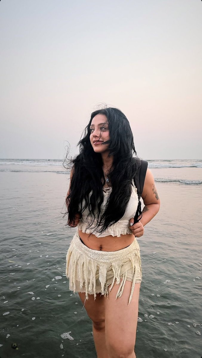 RochiNandamuru's tweet photo. V.Deviyani Sharma...😍😍😍 #Wednesdaycrash #VDeviyaniSharma #దేవియానిశర్మ #deviyanisharma #SocialMediaInfluencer #TollywoodActress #TeluguActress #TollywoodBeauty #Trending #X #ActressPhotoshoot #TollywoodActress https://t.co/Y7YjUCaLAL