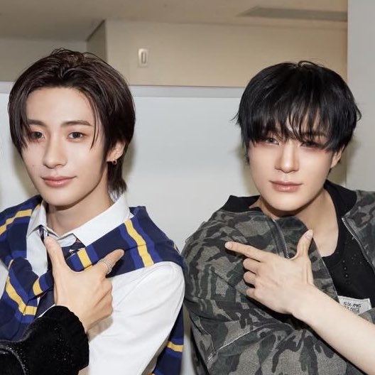 dinomieee's tweet photo. อยากโมเม้นเจโน่กะแอนตันคุยกันอ่ะ   หนุ่มอินโทรเวิ้ดทั้งคุ่ รักการกิน ชอบออกกำลังกาย ชอบปั่นจักรยานเหมือนกัน น่อชอบ f1 มากๆๆ ล่าสุดคุนตั้นถามในบบมีใครดูf1 แล้วบ้าง มีใครสามารถสานฝันชันได้บ้างㅠㅠㅠㅠㅠ https://t.co/3P8u89k301