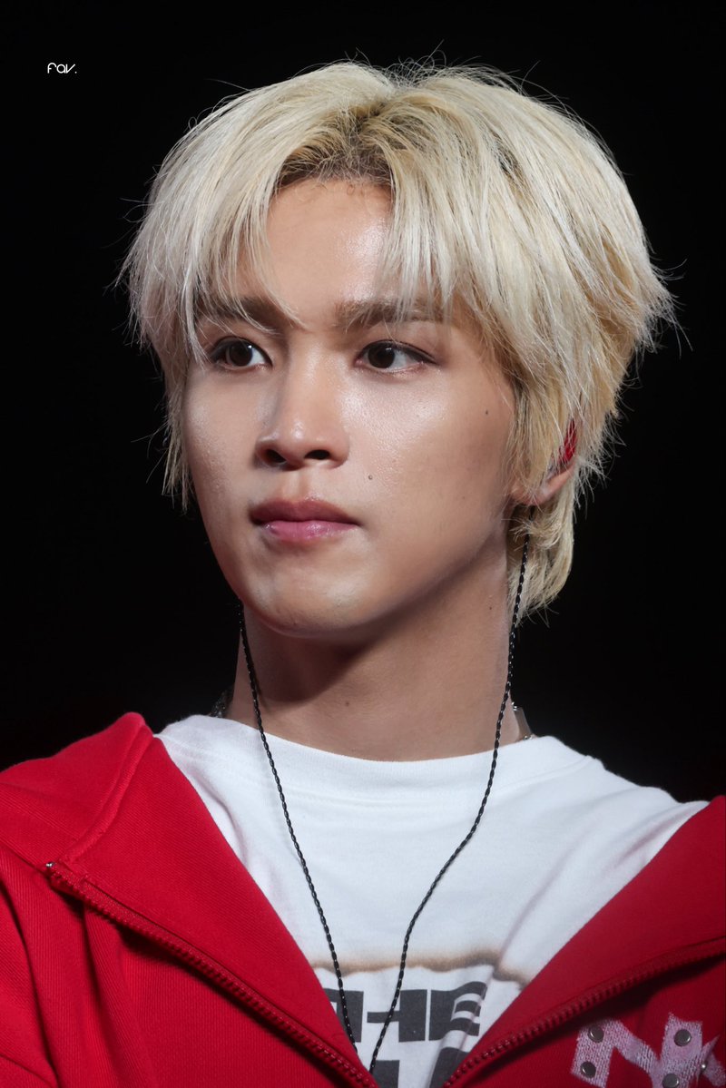 favourite_127's tweet photo. 261011 NCT127 THE REDLINE HONG KONG 

GET WELL SOON❤️

#해찬 #HAECHAN #ヘチャン
#NCT127 https://t.co/bh0dEC1ZCo