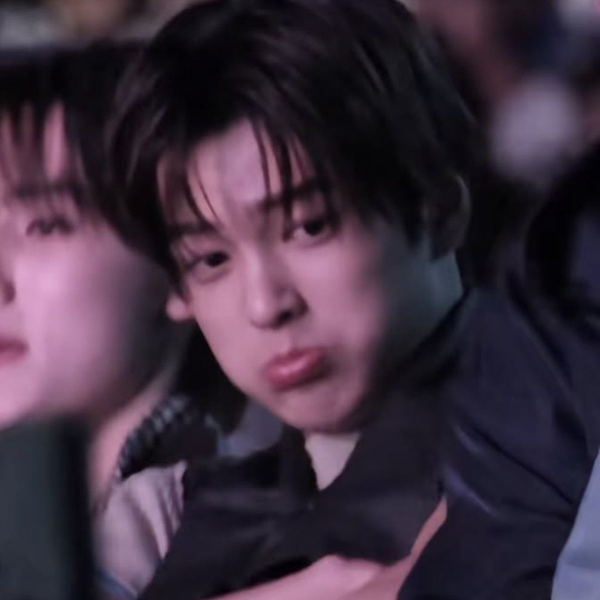 ahnrypie's tweet photo. kenapa ya, semua yang dilakuin keonho tuh dd coded bgt 😭🤏🏻😭🤏🏻 https://t.co/QrFNCnT7qR
