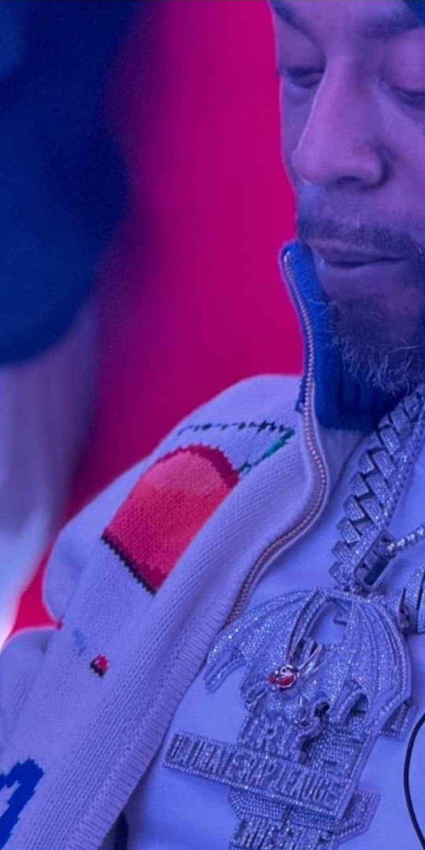 Skinnypizzle's tweet photo. Tay Roc chain > https://t.co/ImE8nZ6jSG