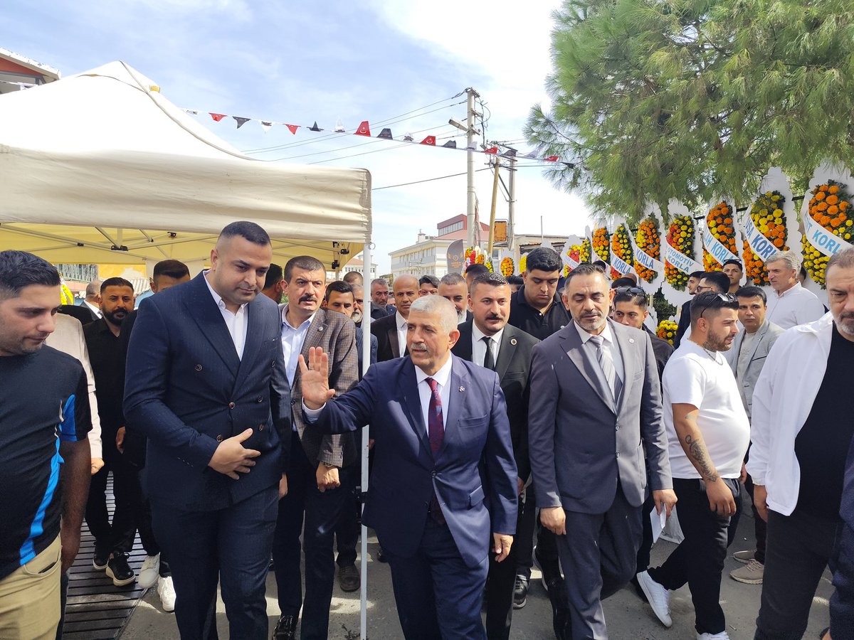 mhpizmirilbsk's tweet photo. Karabağlar Celaliler Derneği hizmet binası açılışını İl Başkanımız Veysel Şahin, İl Yöneticilerimiz ve İlçe Başkanımız  gerçekleştirdiler.

Birlik ve beraberliğimize katkı sağlaması dilekleriyle Dernek Başkanı Hanifi Korla ve Yönetim Kurulu Üyeleri’ne teşekkür ediyoruz. https://t.co/sJipn8DuVN