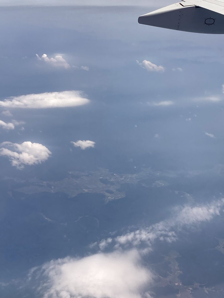 rry09_05rry's tweet photo. -2026.6.11-
佐賀旅行(イエモンのライブ)
仙台空港→福岡空港✈️
今回はFDA(JALとのコードシェア便)のお世話に🙇♀️
13:02
そーこーしてる間に山口県上空にきてた💦
上空からでもはっきりと分かる鉱山?採石場?砕石場?が凄い‼️なんか綺麗‼️
13:08
左手には下関市👀
#FDA #飛行機 #旅行 #山口県上空 https://t.co/EHiPWSyKYT