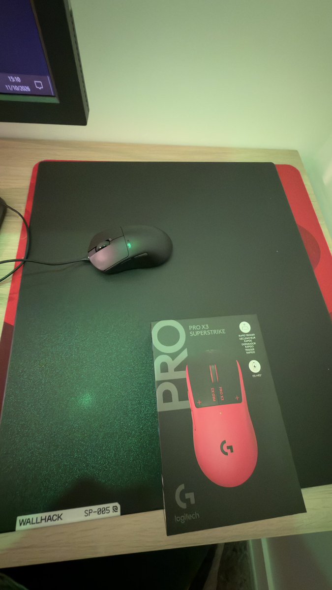 7DZX7's tweet photo. Who doesn’t love a free mouse let’s see what the hype is about https://t.co/7u4SJ1ABub