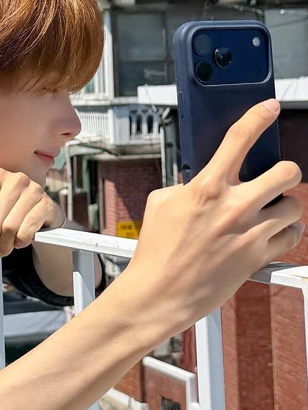 eks2dl's tweet photo. 손톱 바짝 깎여있는 거……….. https://t.co/stavjx1ISw