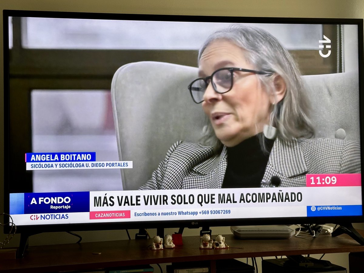 LaChikRocio's tweet photo. Ella está hablando de estudios que indican cómo la calidad de vida de los hombres mejora viviendo en pareja, y de cómo la de las mujeres empeora viviendo en pareja.
Confirmemos. https://t.co/zoILaVJKuf
