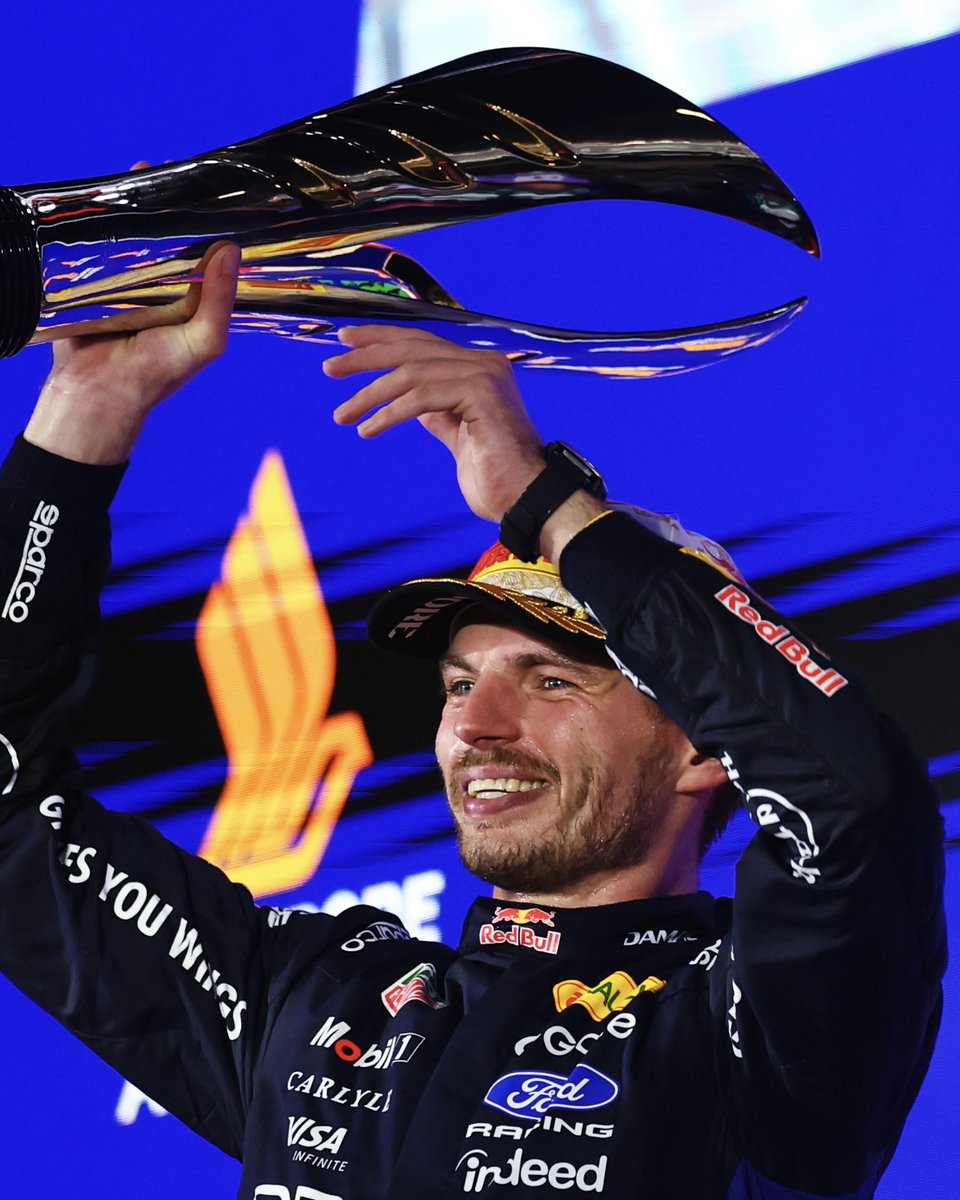 redbullracing's tweet photo. Welcome to the #SingaporeGP winners' circle, Max 🤩✨ https://t.co/36Oo6A6k00