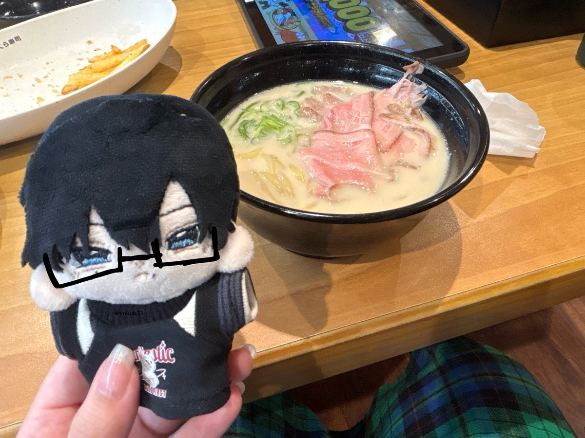 yokok53's tweet photo. みてみて〜！飯沼ぬいとお出かけしてきたよ〜😁😁😁 https://t.co/gLpE27xWW3
