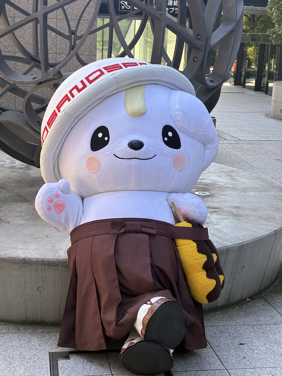 yUtakyaoneness's tweet photo. さのまるさんが東京においでになられたので遊んでいただきに参ってきた！
本日もとても尊いお姿を拝見できて感無量！
学祭なんて学生の時以来でしたが皆さんとても青春爆発ファイヤーしててホッコリした！
当時の和多志は何してたかなと思い返してみたが、20年前も相変わらず燻っていました...🦹🏿‍♂️ https://t.co/gKcnjA5oyX