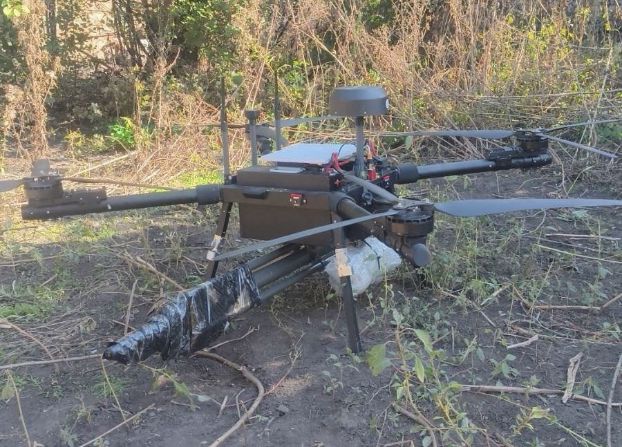 UkraineAidOps's tweet photo. Antenna equipment provided by UAO transported to frontline postions via special "air lift" 😎 https://t.co/wZg2OMJcNb
