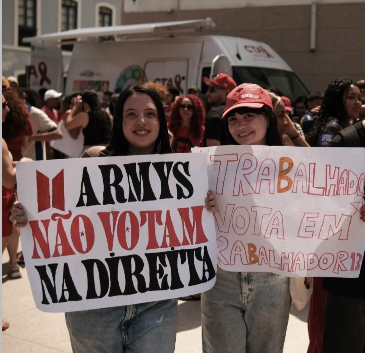 jinnieacess's tweet photo. Registro de São Luís - MA.

Estamos entrando para história.

#FandomsNoMasp
#FandomsComLula
#LULANAPAULISTA 
#ArmyNasUrnas 
#PolitizARMY https://t.co/5OaRdB0NHc
