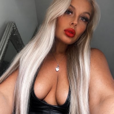 Yourlittlebarbi's tweet photo. #NewProfilePic https://t.co/ccZYyTbeHs