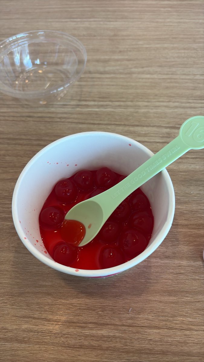 Freddifer9's tweet photo. Guess my favorite candy…. #cherries https://t.co/iWG8RWVTEF