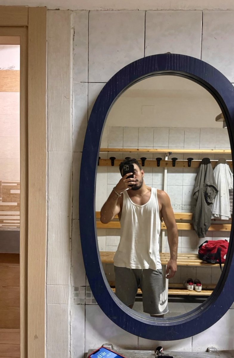 Adamversion2's tweet photo. Hustle does not stop https://t.co/6jpw59jXsQ