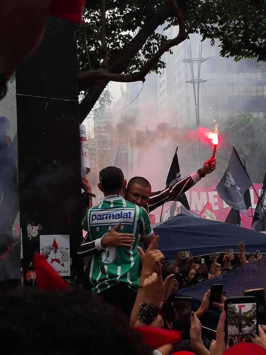 reginacomunica's tweet photo. Democracia é amor! https://t.co/usM2isFcWF