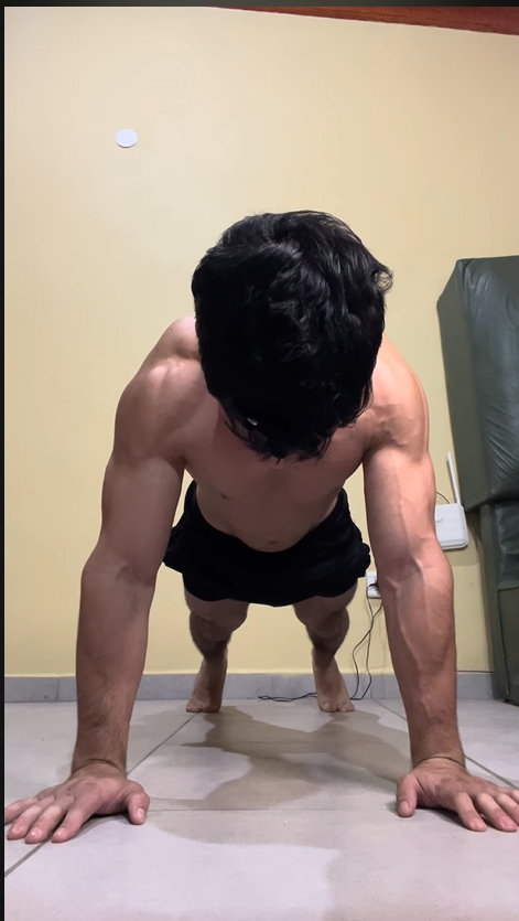 millert95's tweet photo. Alex Ivan 🇦🇷 does 300 #pushups at one time. 🔥💪

https://t.co/5pFJFcrtcM

#argentina #endurance #fitnesschallenge #veins https://t.co/1NVZmNdt0N