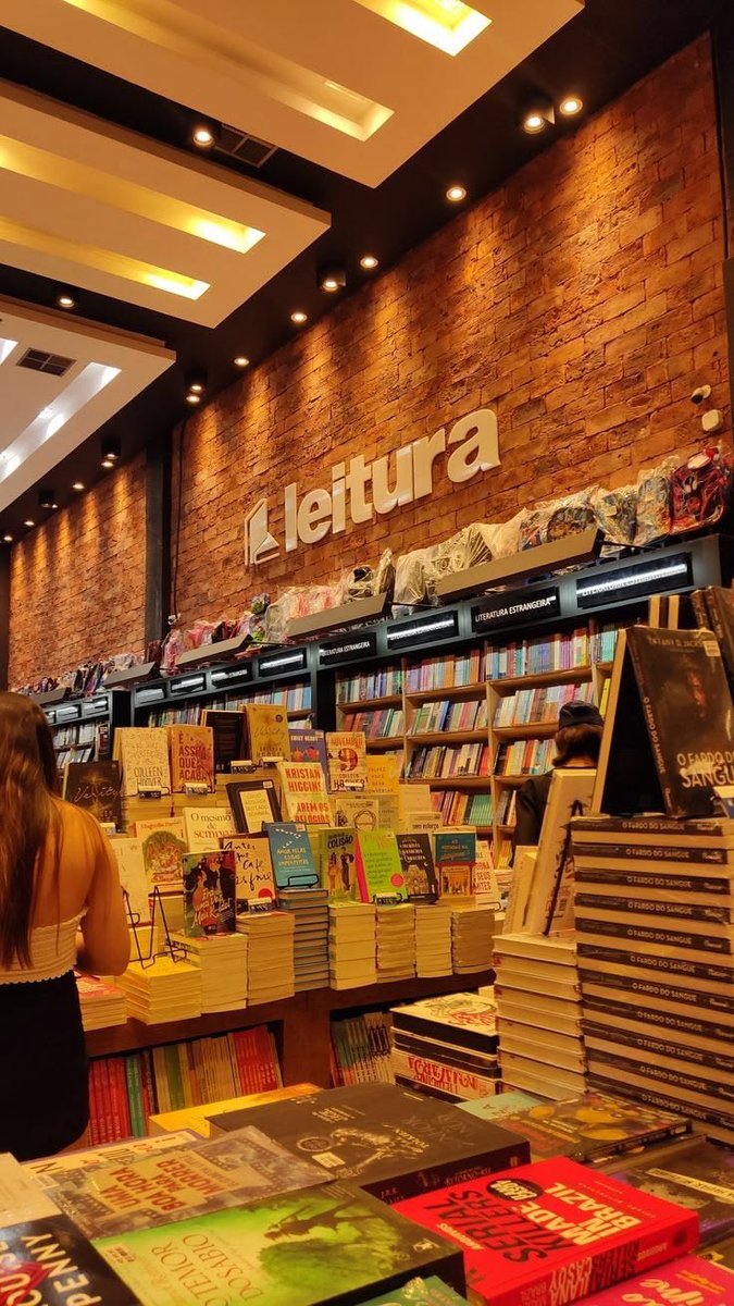 luanrazzeira's tweet photo. Aquele lugar de paz 📚 https://t.co/MIVlCOMoIh