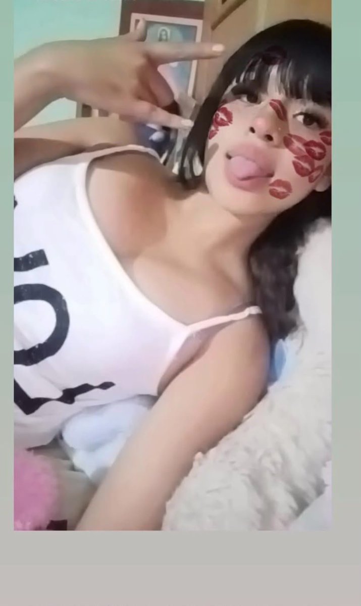 elviritasumisa's tweet photo. No tienen fondo de pantalla. Y les pasó una foto en calzones,🥺🙈 https://t.co/gPIAxIqEVm