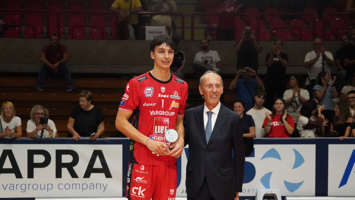 VolleyLube's tweet photo. 🎙️ Lube - Allianz, le dichiarazioni dei protagonisti
#esserelube #cucinelube #creokitchens
https://t.co/eicjnZSoxD https://t.co/PQkQSNdYuD