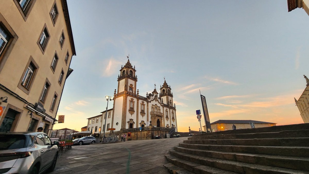 alentejo_1970's tweet photo. Quando cai a noite na cidade de #Viseu ✨ https://t.co/QIukZwyFQ6