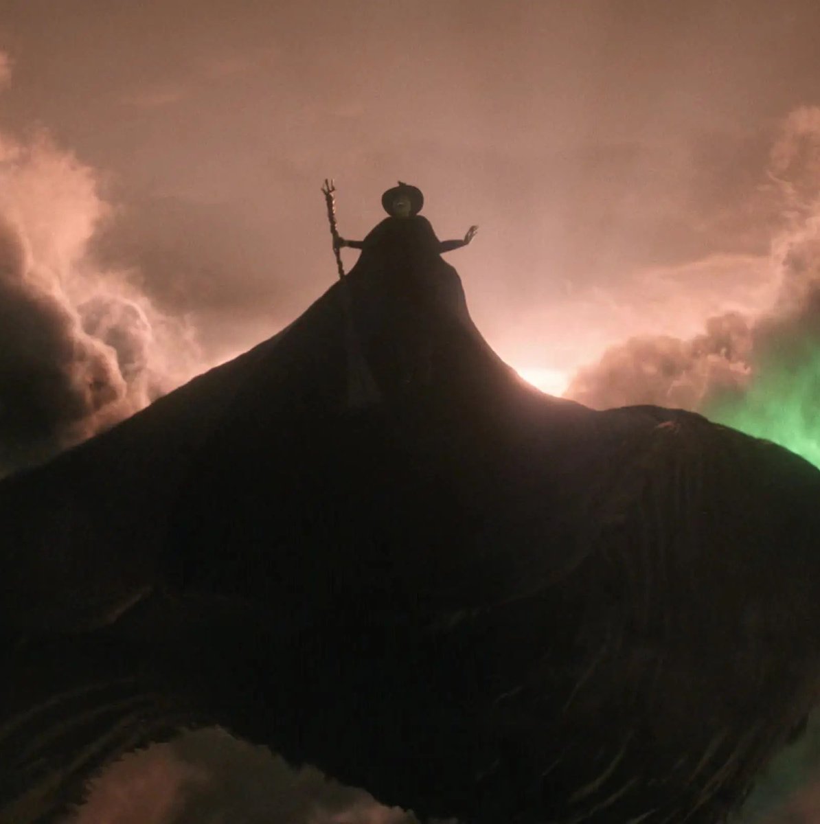 wicked_updates's tweet photo. Elphaba Thropp was only 20 when she defied the law of gravity. https://t.co/WeBXmeLMuK