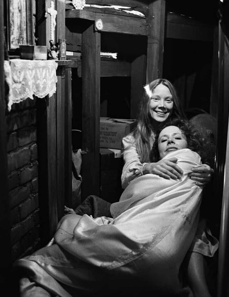 ginaxcx's tweet photo. carrie 1976 bts rares https://t.co/gOlHF1exv5
