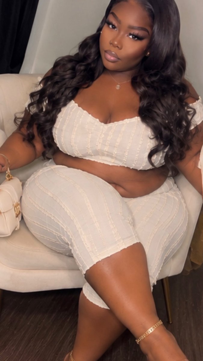 therealXXXGabz's tweet photo. Really be sitting pretty, but got to know I’m his favorite🍫🍦😘 https://t.co/OxK3Ixp1Za
