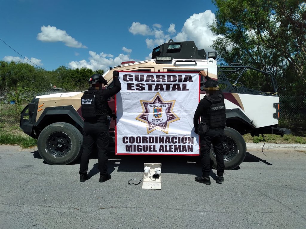 FuriaNegra77's tweet photo. 🚔 Operativo de la Guardia Estatal en #MiguelAlemán deshabilita equipo de videovigilancia irregular en el Poblado Los Guerra.
Las cámaras apuntaban hacia la carretera #Reynosa-#NuevoLaredo y la Av. 7. El equipo fue asegurado por las autoridades. 🛑👇 https://t.co/x7ZtGqZwpg